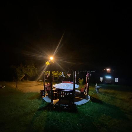 Cabana Cu Teren De Tenis -- Parter Banita ภายนอก รูปภาพ