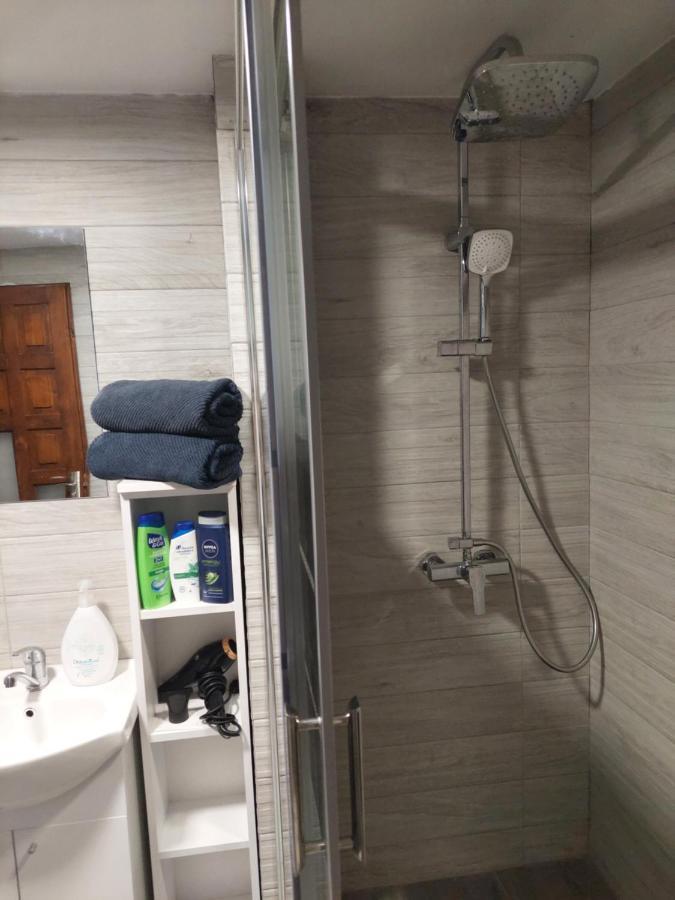 Cabana Cu Teren De Tenis -- Parter Banita ภายนอก รูปภาพ